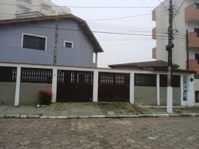 Edicula 140 metros da praia garagem 2 quartos